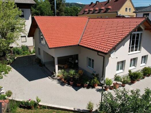 Villa zum Kauf 1.175.000 € 3 Zimmer 250 m² 1.113 m² Grundstück Velden am Wörther See 9220