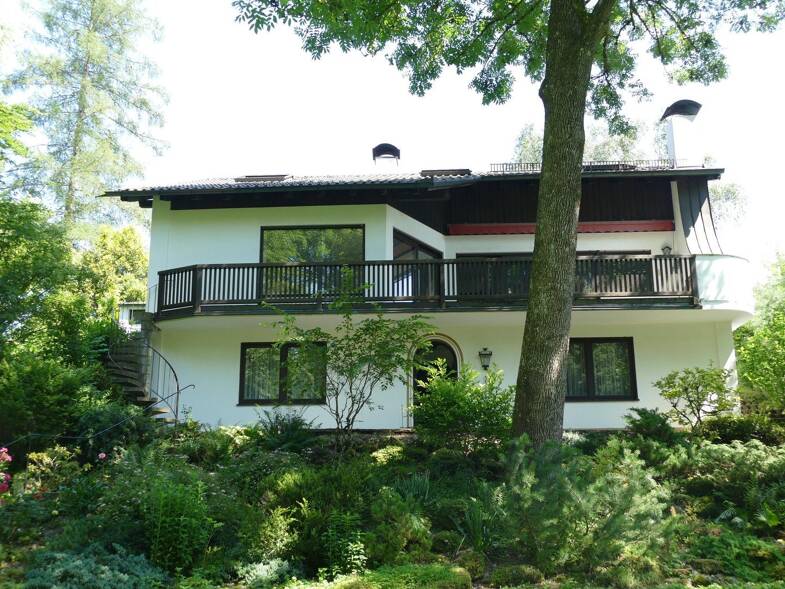 Einfamilienhaus zum Kauf provisionsfrei 1.990.000 € 9 Zimmer 210 m² 880 m² Grundstück Deisenhofen Oberhaching 82041