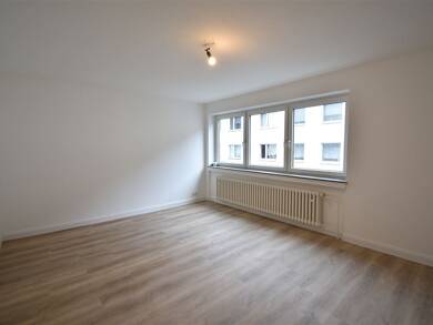 Wohnung zur Miete 625 € 2 Zimmer 61 m² 1. Geschoss frei ab sofort Siemensstr. 22 Altendorf Essen 45143