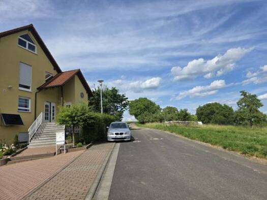 Einfamilienhaus zum Kauf 750.000 € 9 Zimmer 197,4 m² 941 m² Grundstück Hergolshausen Waigolshausen 97534