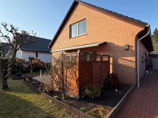 Mehrfamilienhaus zur Miete 2.200 € 6 Zimmer 148 m² 570 m² Grundstück frei ab 01.05.2026 Reinbek 21465