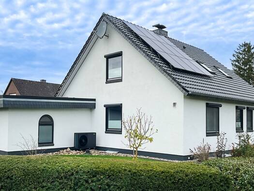 Einfamilienhaus zum Kauf 499.000 € 7,5 Zimmer 136 m² 780 m² Grundstück Gadeland Neumünster 24539
