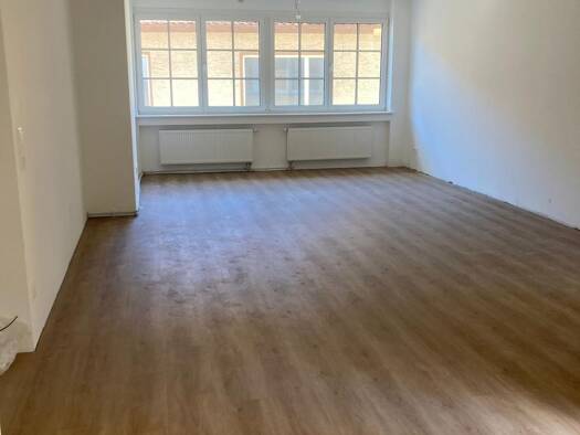 Wohnung zur Miete 1.100 € 3,5 Zimmer 106 m² Geschoss 1/2 frei ab 01.10.2025 Neustadt Neustadt an der Aisch 91413