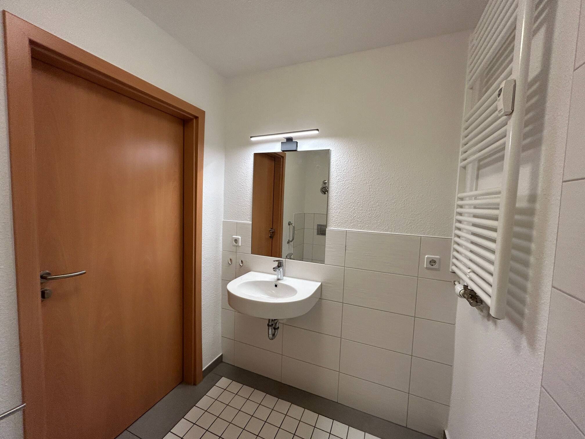 Modernes, möbliertes Apartment mit Balkon – Heinrich-Schütz-Straße 18, 9130 Chemnitz – Vorschaubild 9