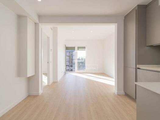 Wohnung zum Kauf 560.000 € 62 m² Barcelona 08011