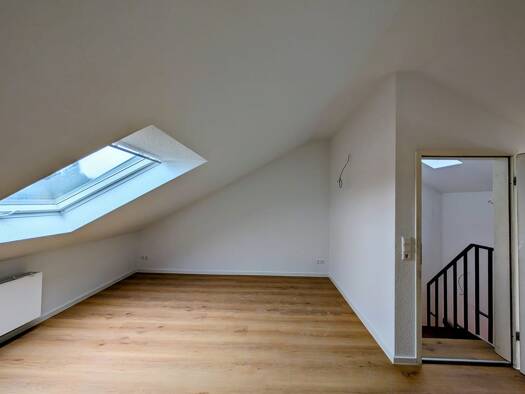 Reihenhaus zur Miete 1.700 € 5 Zimmer 180 m² 200 m² Grundstück frei ab 01.04.2026 Heidelsheim Bruchsal 76646