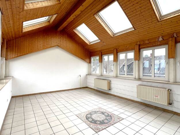 Wohnung zum Kauf 75.000 € 5 Zimmer 116 m² Hochfeld Duisburg 47053