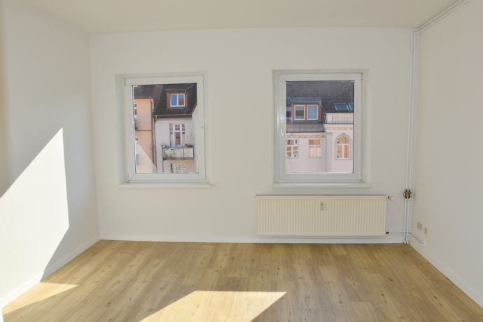 Wohnung zur Miete 600 € 3 Zimmer 75 m²<br/>Wohnfläche 1.<br/>Geschoss 01.03.2025<br/>Verfügbarkeit Lübecker-Strasse 187 Weststadt Schwerin 19059