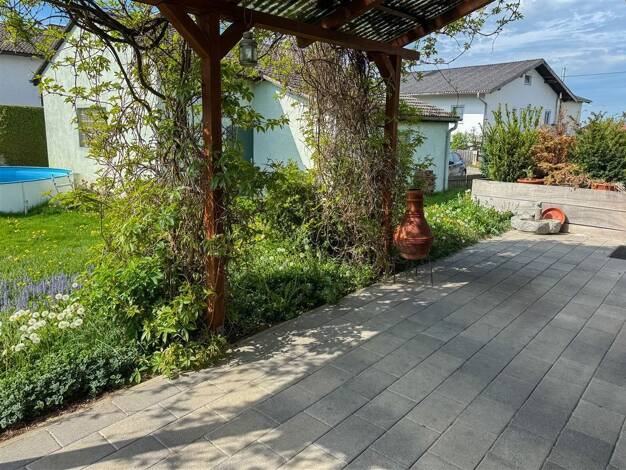 Bungalow zum Kauf 339.000 € 4 Zimmer 80 m² 893 m² Grundstück frei ab sofort Hochburg-Ach 5122