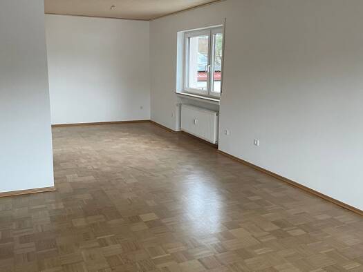 Wohnung zur Miete 900 € 3 Zimmer 100 m² Geschoss 1/2 frei ab 01.03.2026 Waldstraße 16 Emskirchen 91448
