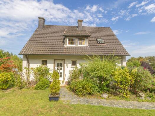 Haus zum Kauf 259.000 € 4 Zimmer 3.343 m² Grundstück frei ab sofort Schwitten Menden 58708