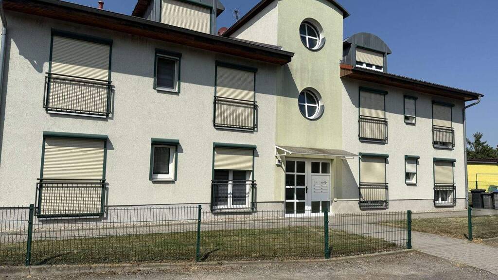 Wohnung zur Miete 525 € 3 Zimmer 80,3 m² 3. Geschoss frei ab 01.06.2026 Stumsdorfer Straße 16 Radegast 06369
