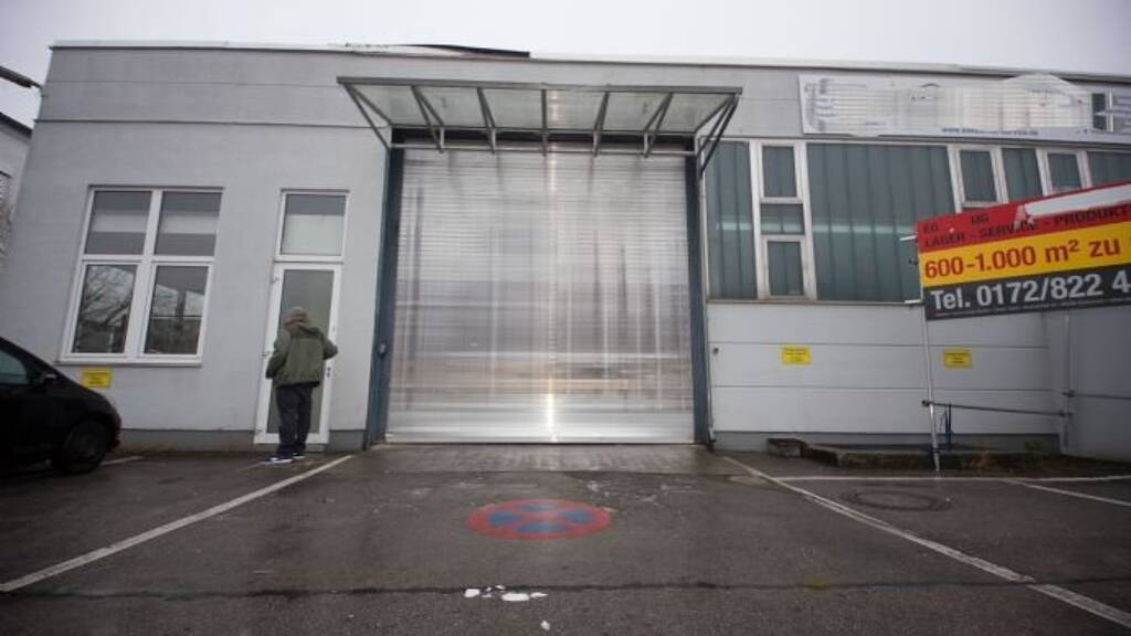 Werkstatt zum Kauf als Kapitalanlage geeignet 2.500 € 621,8 m² 1.976 m² Grundstück teilbar von 273,8 m² bis 2.738,4 m² Rudolf Diesel Str. 24 Riemerling Ottobrunn 85521