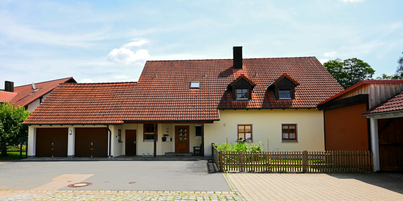 Mehrfamilienhaus zum Kauf 655.000 € 6 Zimmer 229 m²<br/>Wohnfläche 848 m²<br/>Grundstück Dietfurt Dietfurt an der Altmühl 92345