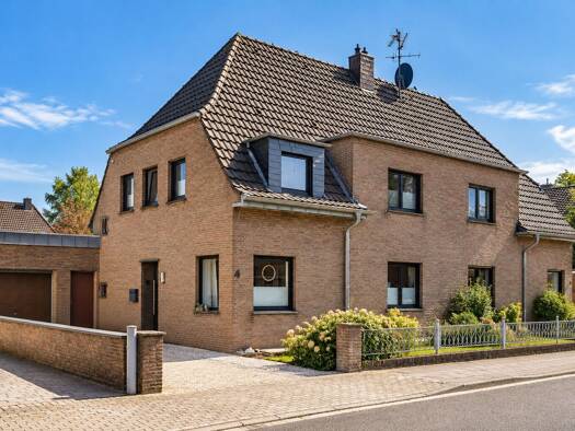 Doppelhaushälfte zum Kauf 419.000 € 5 Zimmer 129 m² 416 m² Grundstück Goch Goch 47574