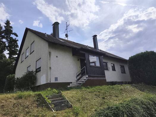 Einfamilienhaus zum Kauf 415.000 € 8 Zimmer 220 m² 927 m² Grundstück frei ab sofort Neunkirchen Neunkirchen a. Brand 91077