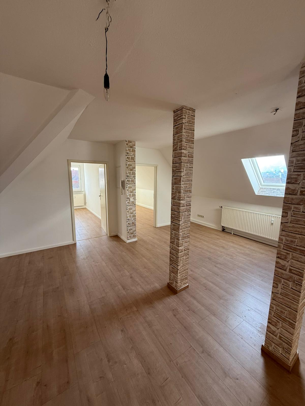 Wohnung zur Miete 555 € 3 Zimmer 83,5 m²<br/>Wohnfläche 3.<br/>Geschoss ab sofort<br/>Verfügbarkeit Waltershausen Waltershausen 99880