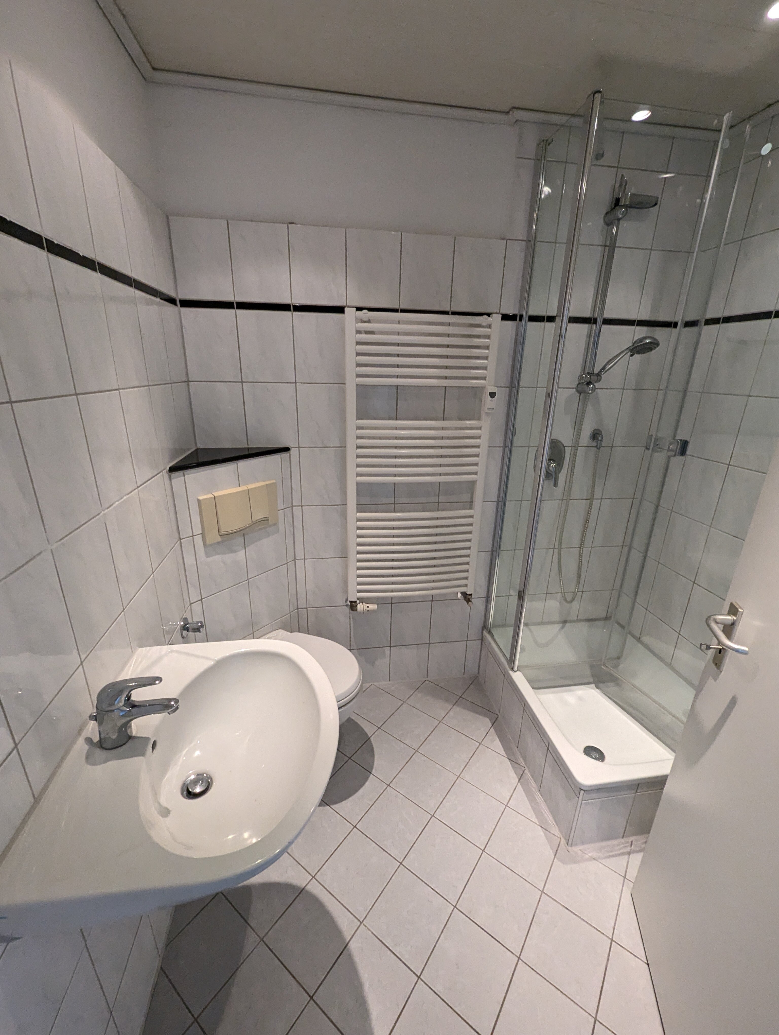 Wohnung zur Miete 463 € 3 Zimmer 71 m²<br/>Wohnfläche EG<br/>Geschoss ab sofort<br/>Verfügbarkeit Uhlandstr. 1 Goethestraße Bremerhaven 27576