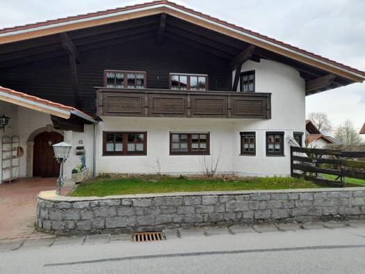 Haus zum Kauf 395.000 € 6 Zimmer 1.832 m² Grundstück frei ab 01.08.2026 Klingenbrunn Spiegelau Klingenbrunn 94518