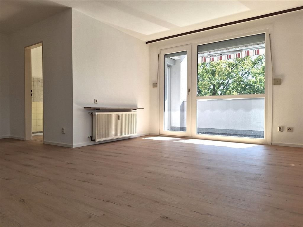 Wohnung zur Miete 913 € 3 Zimmer 82 m²<br/>Wohnfläche 2.<br/>Geschoss ab sofort<br/>Verfügbarkeit Stein Stein 90547