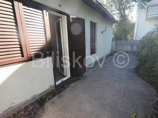 Einfamilienhaus zum Kauf 270.000 € 10 Zimmer 200 m² 335 m² Grundstück Omiš 21310