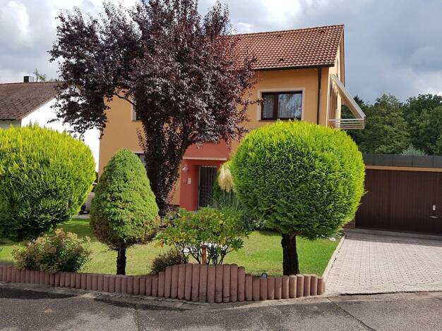 Mehrfamilienhaus zum Kauf provisionsfrei 629.000 € 7,5 Zimmer 196 m² 587 m² Grundstück Am Weiherberg 13 Oberachern Achern 77855