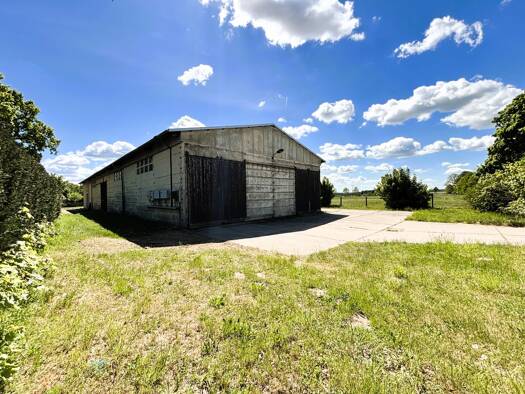 Lagerhalle zum Kauf 160.000 € 725 m² Lagerfläche Vipperow 17209