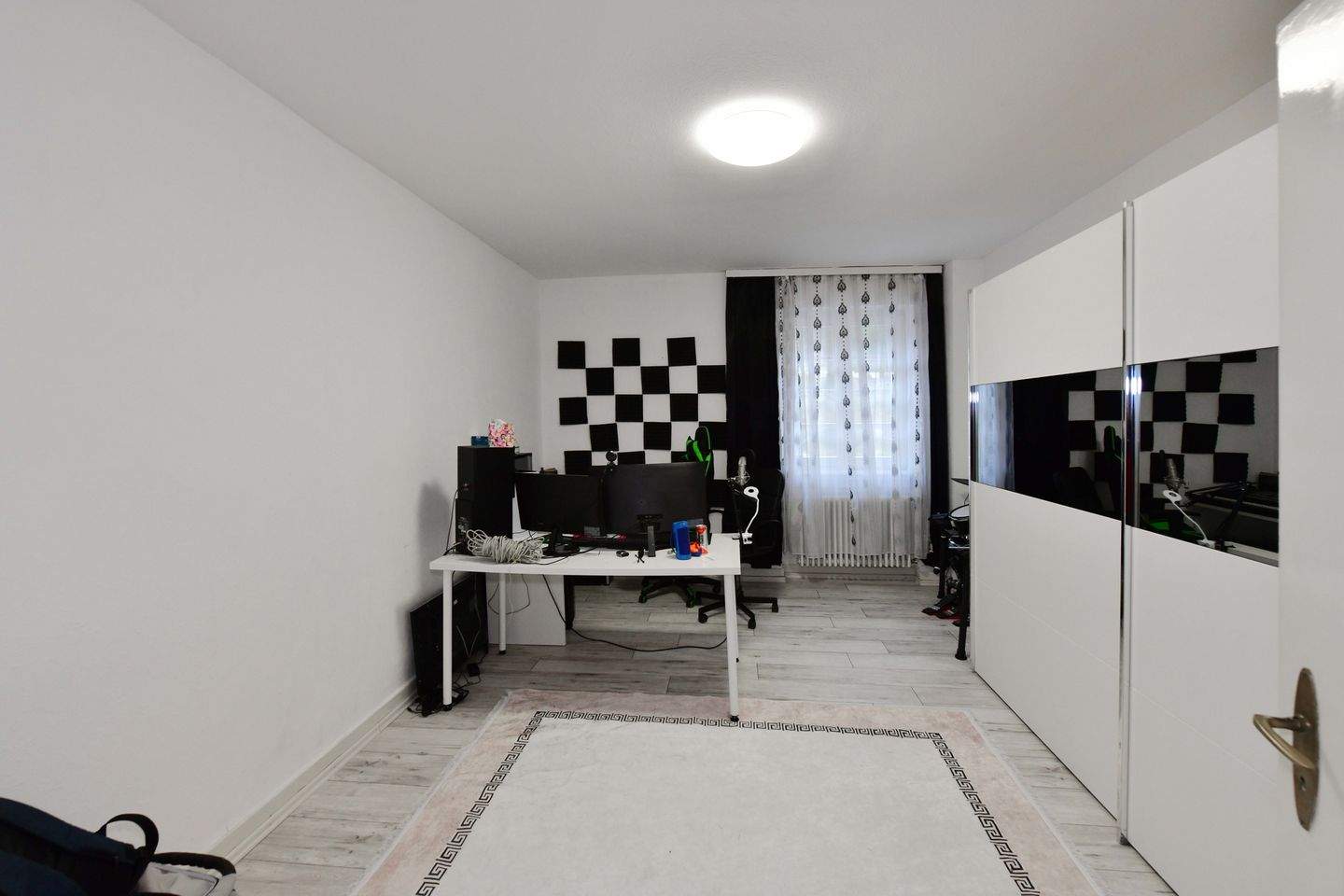 Immobilie in Zell im Wiesental - Großzügige 4-Zimmer-Wohnung - Rendite & Eigennutzung - Bild 0