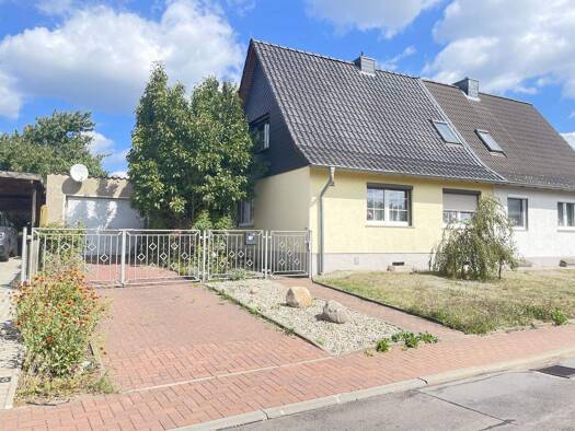 Doppelhaushälfte zum Kauf 113.000 € 3 Zimmer 90 m² 576 m² Grundstück Hillersleben 39343