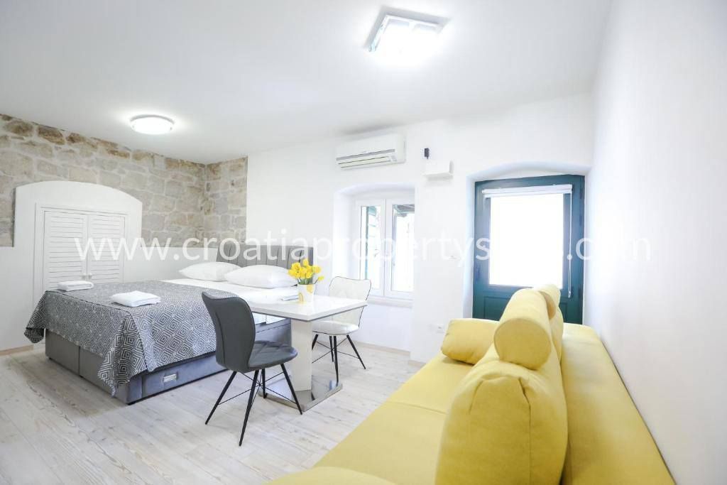 Haus zum Kauf 700.000 € 4 Zimmer 120 m²<br/>Wohnfläche Split