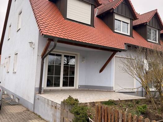 Doppelhaushälfte zur Miete 1.500 € 7 Zimmer 170 m² frei ab 01.05.2026 Clarsbach Roßtal 90574