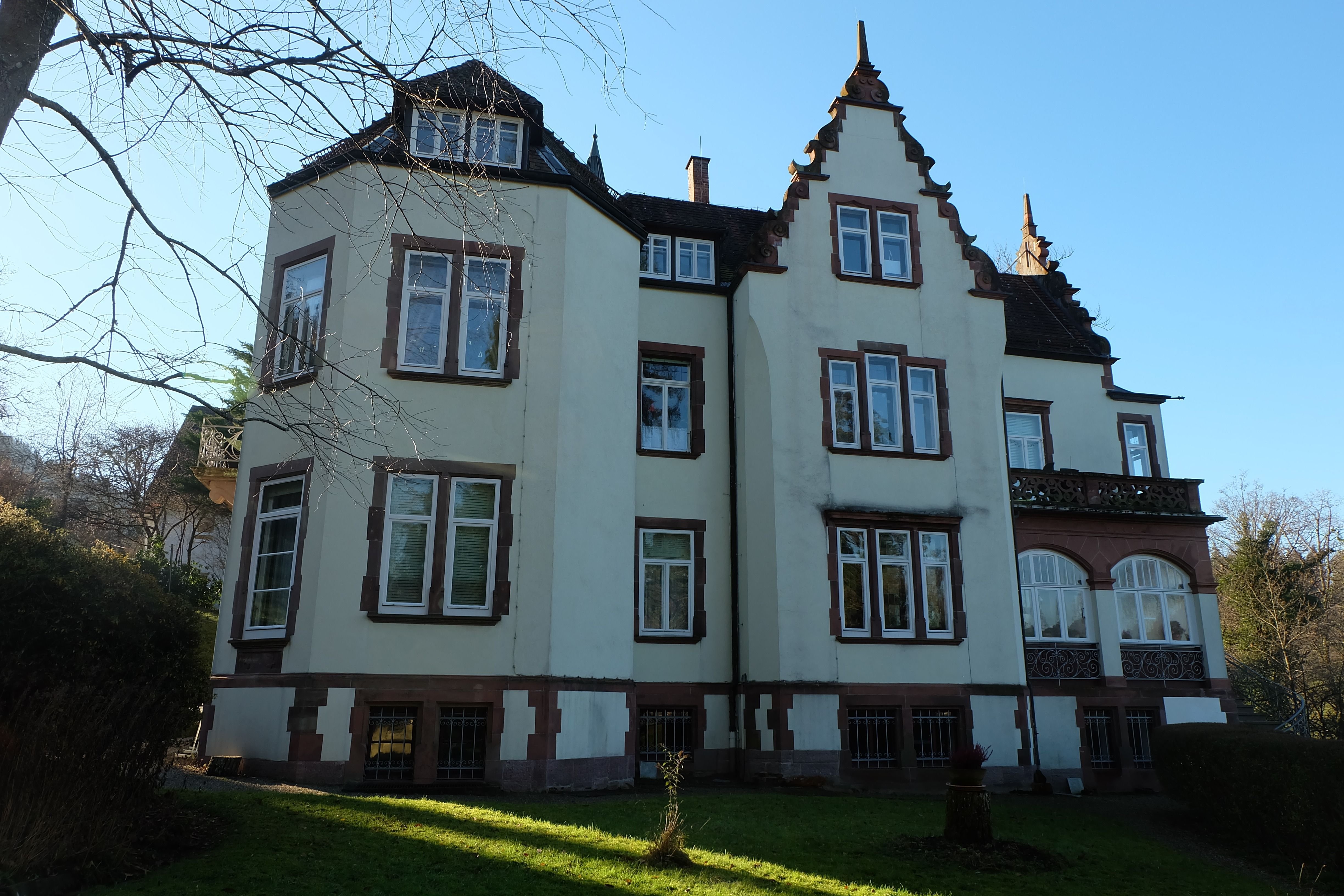 Villa zum Kauf 1.750.000 € 12 Zimmer 410 m²<br/>Wohnfläche 8.915 m²<br/>Grundstück Baden-Baden - Kernstadt Baden-Baden 76530