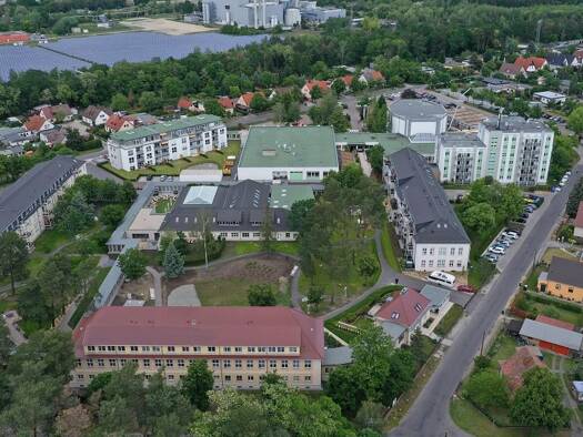 Wohnung zur Miete 960 € 2 Zimmer 64 m² Dachgeschoss, EG frei ab sofort Heinrich-Zille-Str. 120 Branitz Cottbus 03042