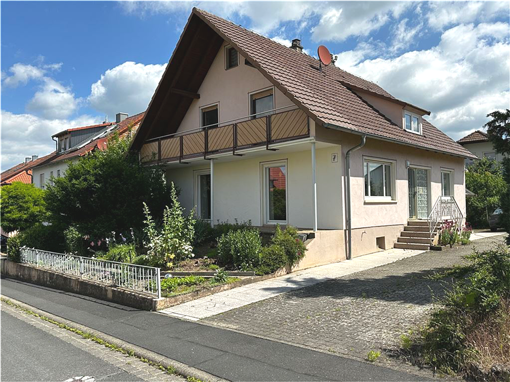 Einfamilienhaus zum Kauf provisionsfrei 189.000 € 6 Zimmer 167 m²<br/>Wohnfläche 715 m²<br/>Grundstück ab sofort<br/>Verfügbarkeit Großwenkheim Münnerstadt 97702