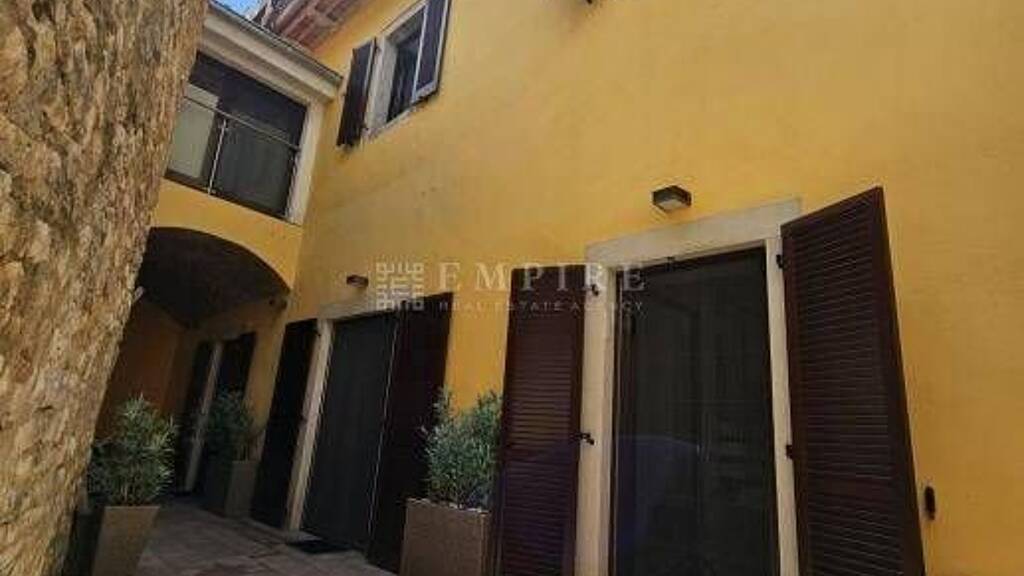 Haus zum Kauf 1.166.000 € 10 Zimmer 310 m² Porec Luka
