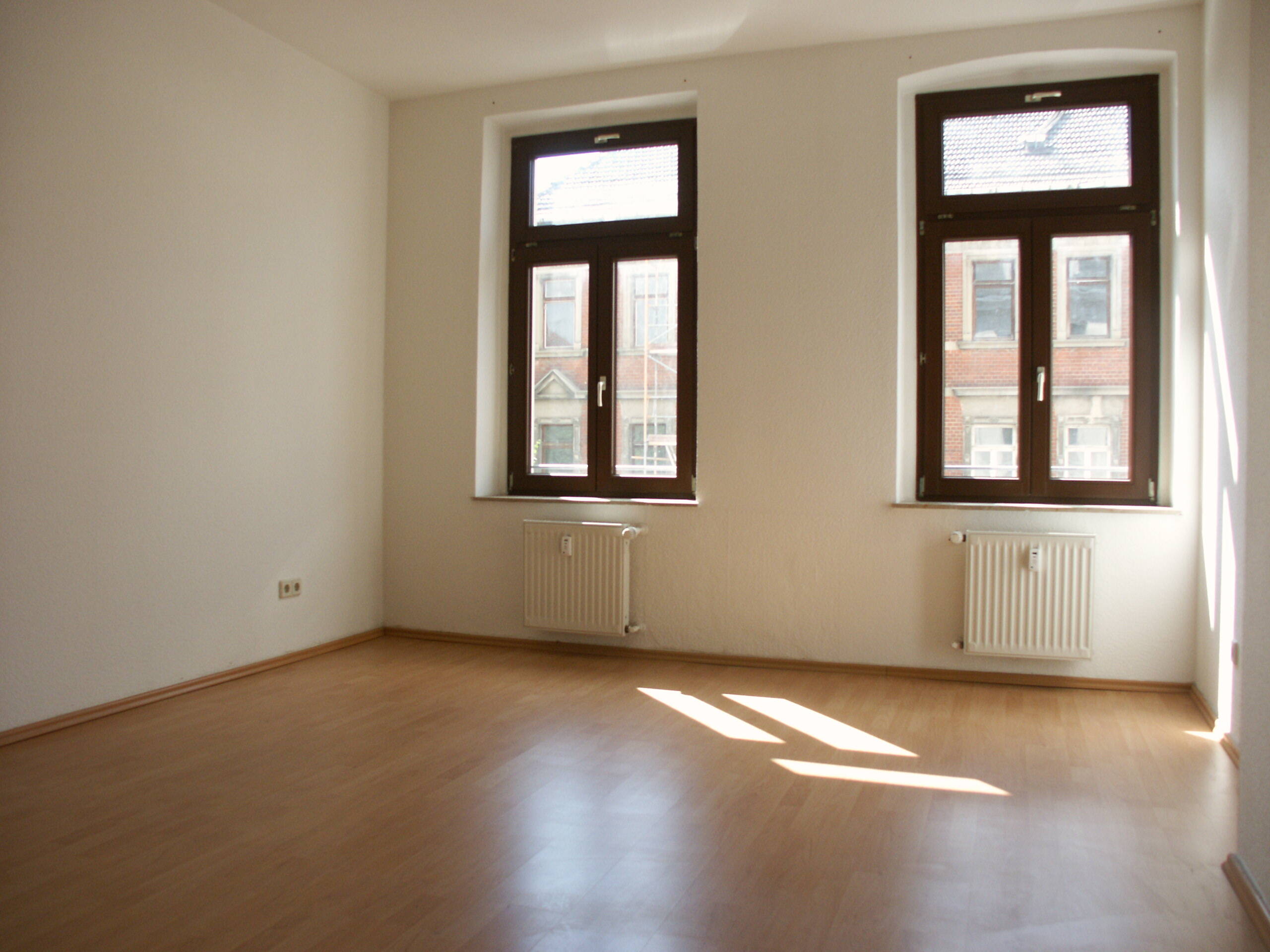 Property thumbnail 2