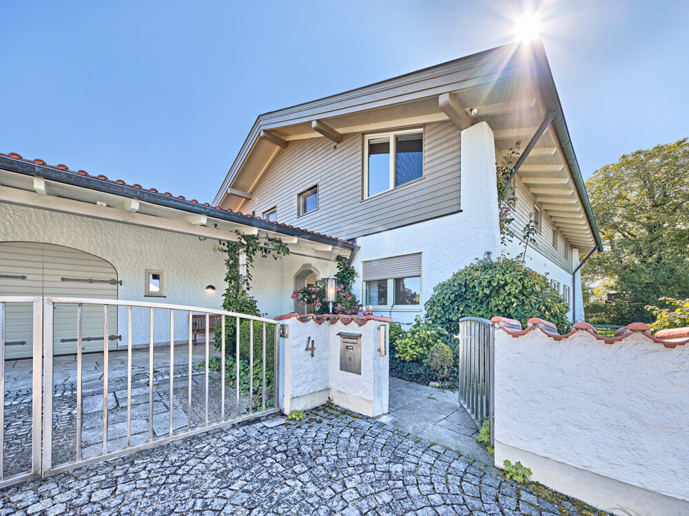 Einfamilienhaus zum Kauf 2.490.000 € 11 Zimmer 418 m²<br/>Wohnfläche 1.748 m²<br/>Grundstück Breitbrunn am Chiemsee 83254