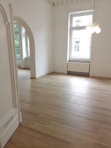 Wohnung zur Miete 1.560 € 4 Zimmer 125 m² 1. Geschoss frei ab sofort 4ZW WOHNUNG ALTBAU NEU RENOVIERT NEUER BODEN STUCK Riederbergstraße Wiesbaden 65185