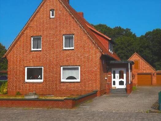 Einfamilienhaus zum Kauf 209.000 € 9 Zimmer 197 m² 1.410 m² Grundstück frei ab sofort Barnstorf 49406