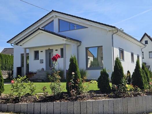 Einfamilienhaus zum Kauf 699.000 € 9 Zimmer 283 m² 759 m² Grundstück Hochmössingen Oberndorf a.N. 78727