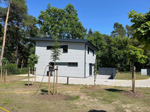 Einfamilienhaus zur Miete - Erstbezug 5 Zimmer 139 m² 300 m² Grundstück frei ab sofort Schwerin 15755