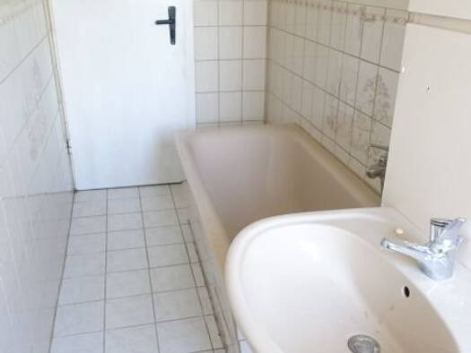 Wohnung zum Kauf 42.000 € 3 Zimmer 56 m² frei ab sofort Mücheln Mücheln (Geiseltal) 06249