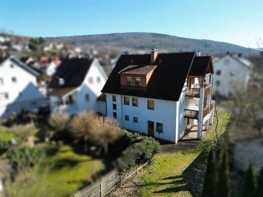 Einfamilienhaus zum Kauf 380.000 € 7 Zimmer 190 m² 1.172 m² Grundstück Partenstein 97846