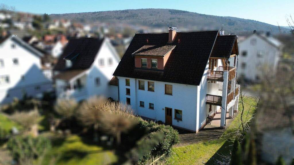 Einfamilienhaus zum Kauf 380.000 € 7 Zimmer 190 m² 1.172 m² Grundstück Partenstein 97846