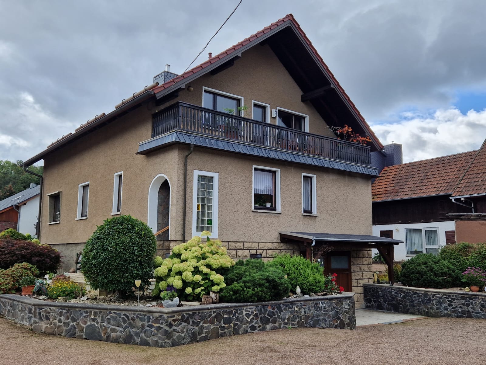 Einfamilienhaus zum Kauf provisionsfrei 5 Zimmer 155 m²<br/>Wohnfläche 1.200 m²<br/>Grundstück Rennsteigstraße 9 Winterstein Waltershausen OT Winterstein 99880