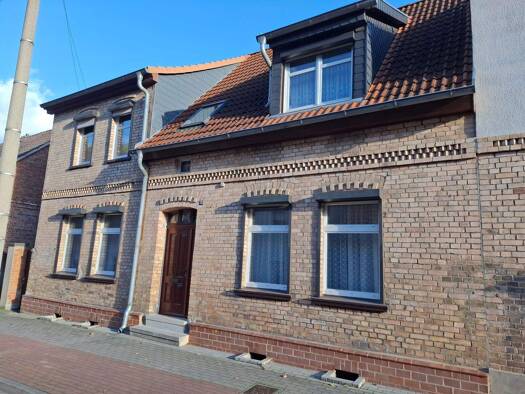 Einfamilienhaus zum Kauf 25.000 € 4 Zimmer 100 m² 545 m² Grundstück frei ab sofort Molmecker Straße 23 Hettstedt 06333