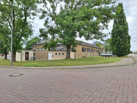 Lagerhalle zur Miete provisionsfrei 6,75 € 1.050 m² Lagerfläche Else-Kallmann-Straße 9 Bitburg Bitburg 54634