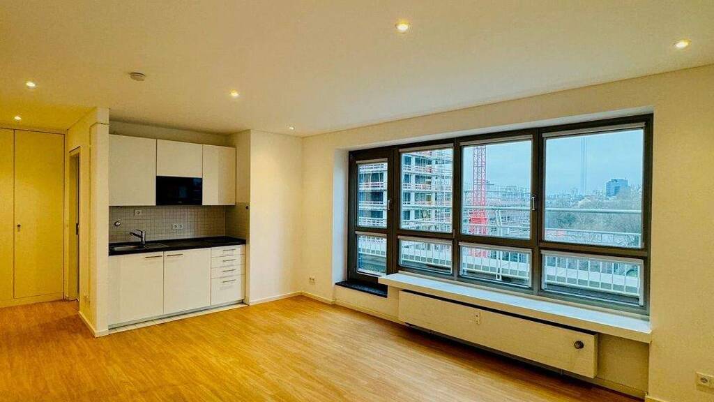 Studio zur Miete 900 € 1 Zimmer 30 m² 6. Geschoss frei ab 15.03.2026 Kettenhofweg 12 Westend-Süd Frankfurt am Main 60325