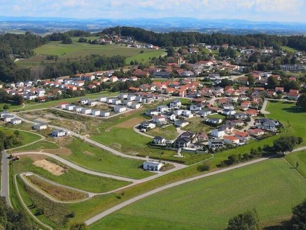 Grundstück zum Kauf 193.225 € 655 m² Grundstück Baugenehmigung vorhanden frei ab sofort Dr.-Hans-Karl-Fischer-Straße Bad Griesbach Bad Griesbach i.Rottal 94086