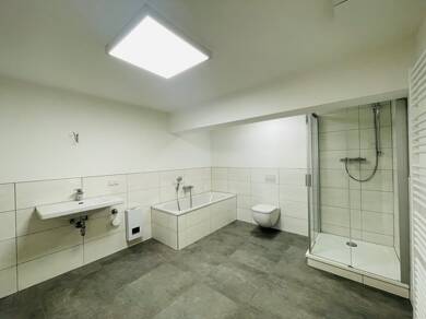 Wohnung zur Miete 1.075 € 4 Zimmer 143,3 m² Dachgeschoss Neuendorfer Str. 69 Altstadt Brandenburg an der Havel 14770